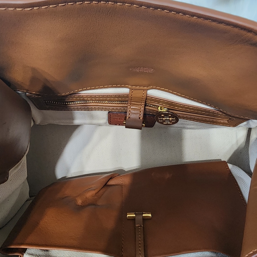 Tory Burch Tote - Picture 5 of 11